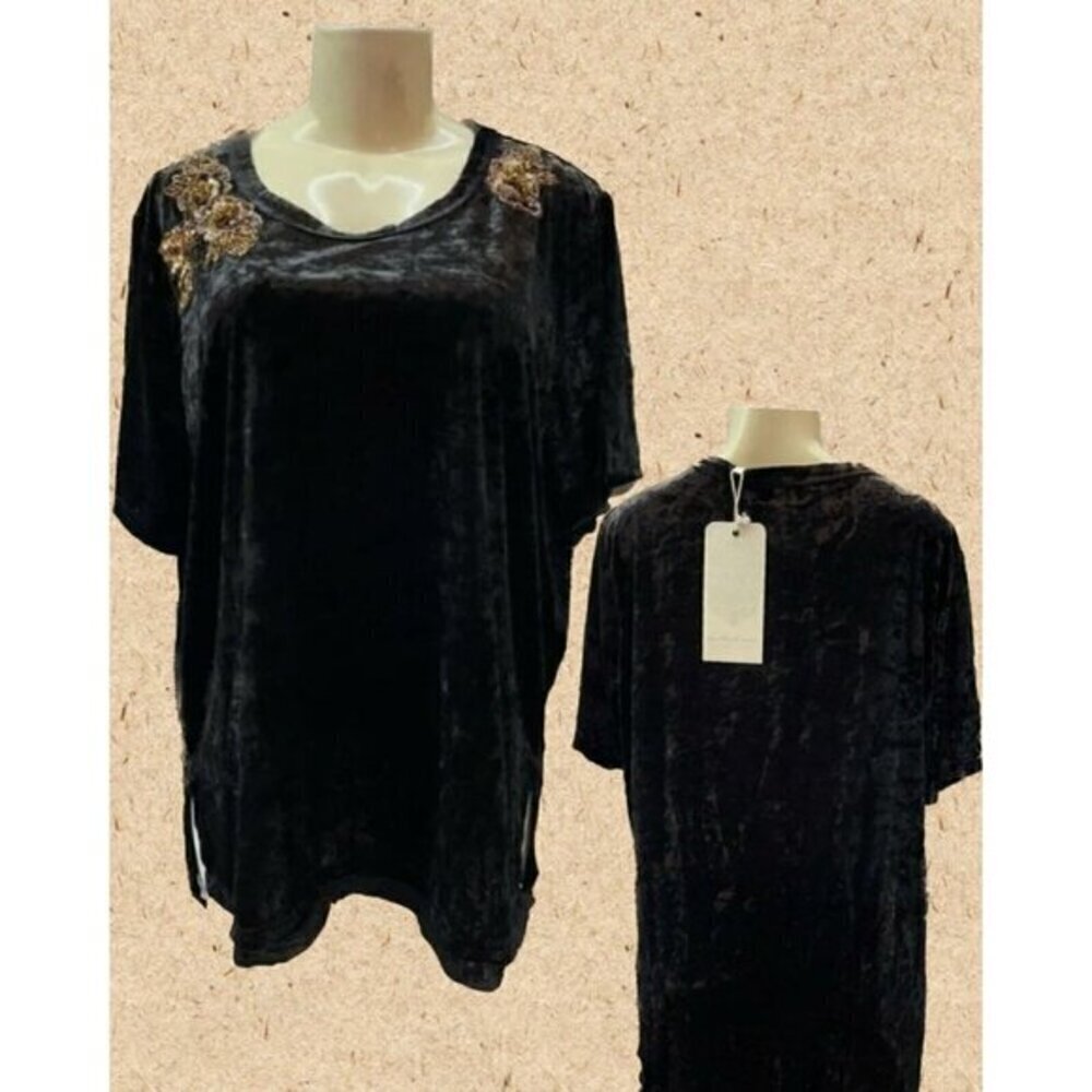 Hillary Scott Plus 1X Black Crushed Velour Embellished Floral Short Sleeve Top